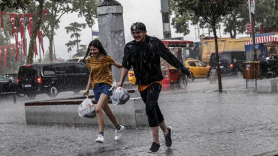 İstanbul'da sağanak alarmı. Dikkat saat verildi uyarılar peş peşe geldi