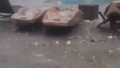 Gökten taş büyüklüğünde dolu yağdı. 5 ölü