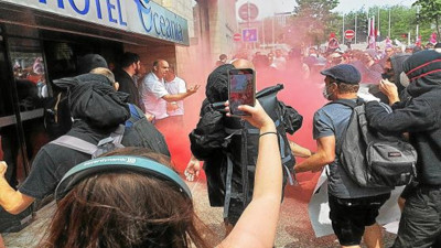 İmza gününde kavga: 2 kişi yaralandı