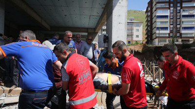 İnşaat alanında toprak kaydı. 2 işçi yaralandı