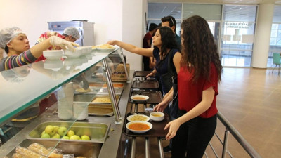 Asgari ücretten sonra yemek bedeli de yeniden belirlendi. Milyonlarca çalışanı ilgilendiriyor