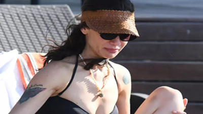 Birce Akalay tatilde hasret giderdi