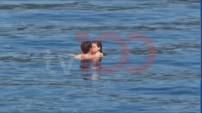 Yalı Çapkını aşıkları dudak dudağa yakalandı. Sosyal medya yıkıldı