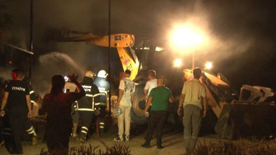 Yanan çiftlikte hayvan kurtarma telaşı