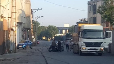 Otomobilin hafriyat kamyonuna arkadan çarptığı kaza kamerada