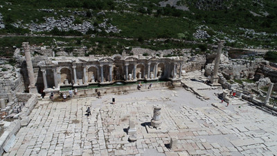 Tarihi kentlerde zamanla yolculuk