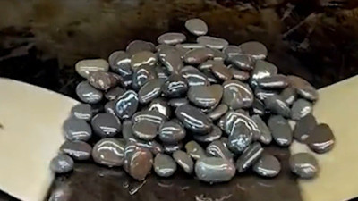 Sokak yemeği modasının son temsilcisi: Tavada kızartılmış taşlar