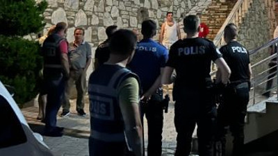 Site komşusuna baltayla saldırdı