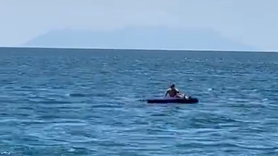 Deniz yatağında uyuyakaldı. 4 mil açıkta kurtarıldı