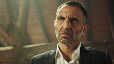 'Kurtlar Vadisi'nin Memati'si Gürkan Uygun'un kardeşini öğrenince çok şaşıracaksınız. Meğer abisi kadar ünlüymüş