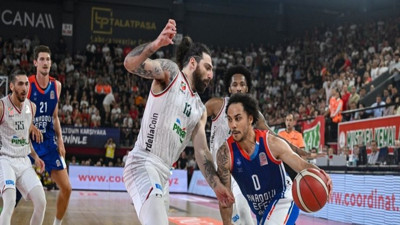 Mükremin 1 yıl daha Karşıyaka’da