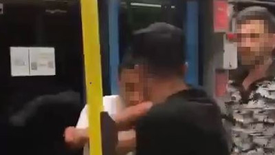 Küslerin barıştığı bayramda yumruklar konuştu