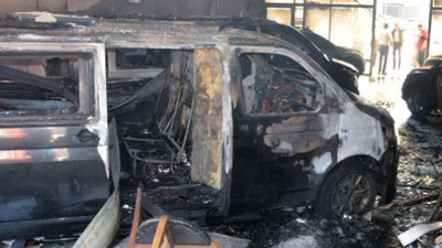 Bayramda 6 aracı yandı