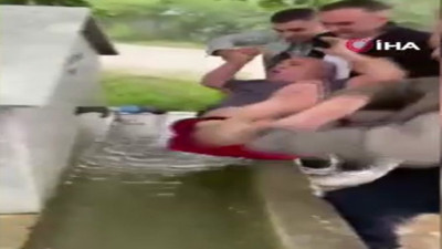 Bayram namazına gelmeyen köylüye muhtardan soğuk şaka. Yalağa yatırdılar