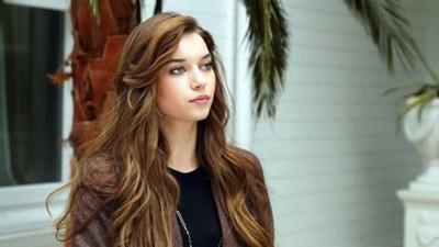 Yalı Çapkını'nın yıldızı Afra Saraçoğlu’na büyük şok! Uçağa alınmadı