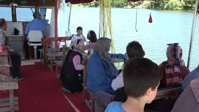 Denizi olmayan şehirde bayramda tekne turu