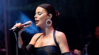 Adı birçok kişiyle anılmıştı. Simge Sağın'dan aşk açıklaması