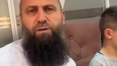 Tarikat hocası öğrencisinin tıraşını beğenmedi berbere sinirlendi: Kafanıza göre çocuklara gavur icadı şeyler yapmayın