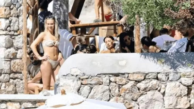 ABD Başkanı Biden’ın torunu Çeşme’de tatilde. Korumalar sahilde nöbet tuttu