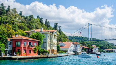 İş insanlarının tarihi bina merakı. Kim nereyi aldı