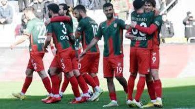 Karşıyakalı futbolcular hesaplarına bakınca şok geçirdi. Kara haber tez yayıldı