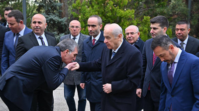 Bahçeli’nin başdanışmanına ihale yağıyor. Menzil Cemaati’ne yakın olduğu ortaya çıktı