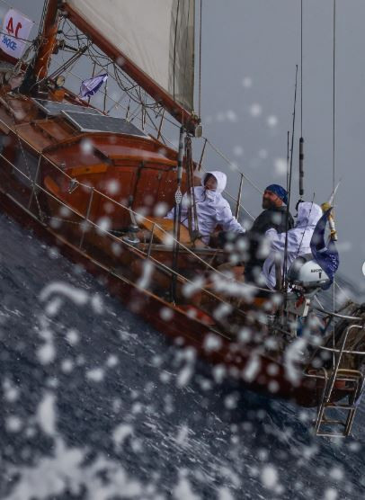 Ünlü popçu ailesiyle ölümden döndü! Sahil güvenlik teyakkuza geçti... Görüntüler korkuttu - Resim : 7