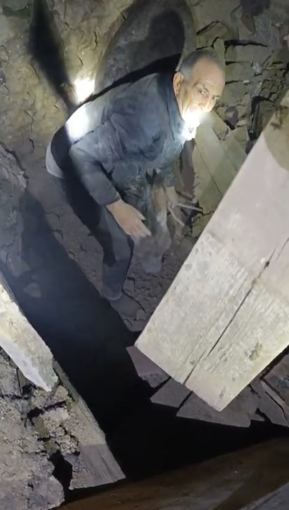 Sındırgı’da 6.1’lik depremde enkaz altında kalan eşek Kadife’nin mucize kurtuluşu! “Hem iş arkadaşım, hem yoldaşım” - Resim : 10