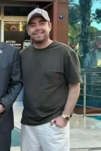 Ünlü şarkıcı Murat Dalkılıç'ın son hali hayranlarını endişelendirdi! 12. kez bıçak altına mı yattı? - Resim: 27