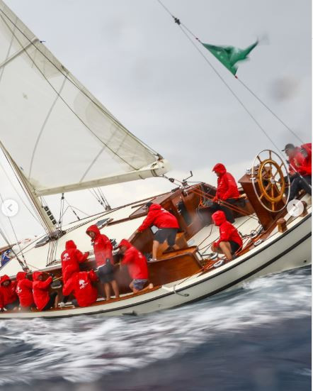 Ünlü popçu ailesiyle ölümden döndü! Sahil güvenlik teyakkuza geçti... Görüntüler korkuttu - Resim : 6