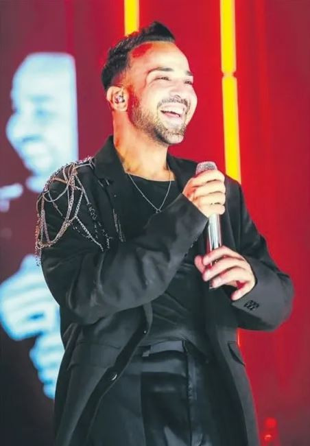 Komşu terörü kamerada: Ünlü şarkıcı Derya Uluğ ve müzisyen nişanlısı Asil Gök kabusu yaşamıştı! - Resim : 10