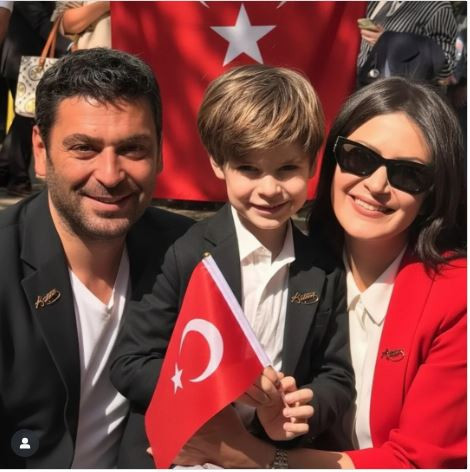 Ünlü isimlerden 29 Ekim Cumhuriyet Bayramı paylaşımları! - Resim : 11