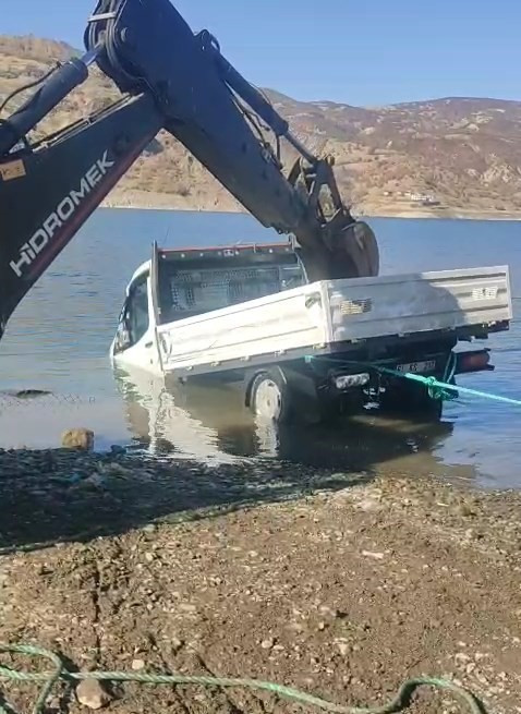 Kadın mühendisin hatası hayatına mal oldu! Baraj gölünde korkunç son - Resim : 1