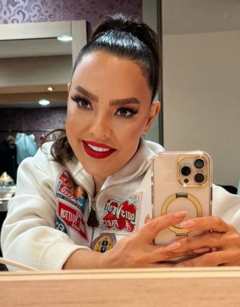 Ebru Gündeş'in evliliğini ihanet mi bitirdi? Magazin dünyası bu aşkı konuşuyor - Resim: 5