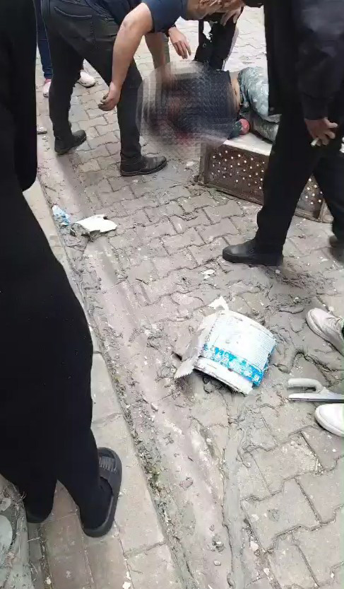 İnşaatta feci kaza! İskeleden yere çakıldı - Resim : 1