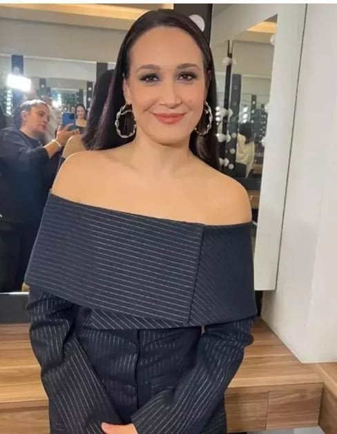 Gupse Özay takipçilerini liseli yıllarına götürdü! Sosyal medyaya yorum yağdı - Resim : 1