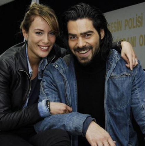 Maneviyata yönelmişti! Arka Sokaklar’ın Murat Komiser’i yıllar sonra ortaya çıktı! Hala karizma - Resim : 4