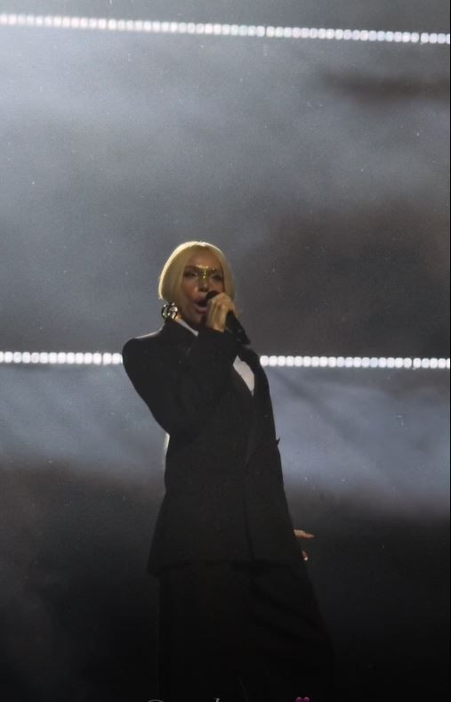 Gülşen'den radikal karar! Yeni imajı herkesi şoke etti: Bu saç stili çok konuşulacak - Resim: 8