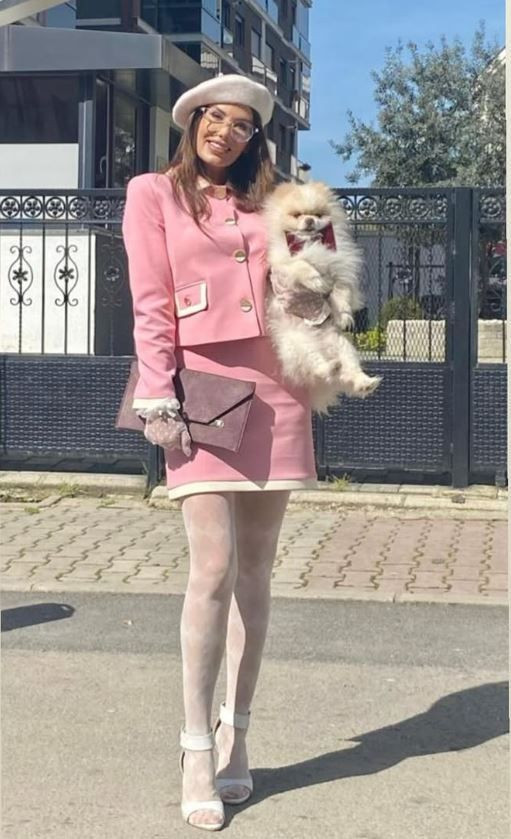 27 milyon kişi Paris Hilton’u, o ise Hatice’yi takip ediyor! Sosyal medya bu haberle kaynıyor - Resim: 15