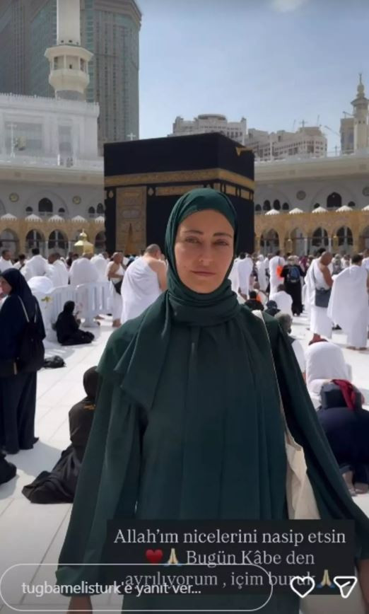 Best Model Şampiyonu Tuğba Melis Türk Umre'de duygusal anını paylaştı: Babaannesinin başörtüsünü takınca! - Resim : 3
