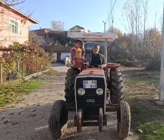 Tarladan çıkmayan traktöre İstanbul köprüsünden ceza yağdı! Adam icralık oldu - Resim : 1