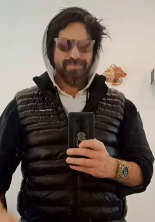 Maneviyata yönelmişti! Arka Sokaklar’ın Murat Komiser’i yıllar sonra ortaya çıktı! Hala karizma - Resim : 3