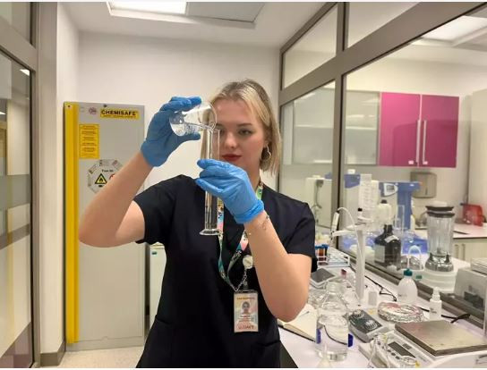 İlham veren bir hayat! Hastalığını yendiği hastanede gıda mühendisi oldu - Resim : 2