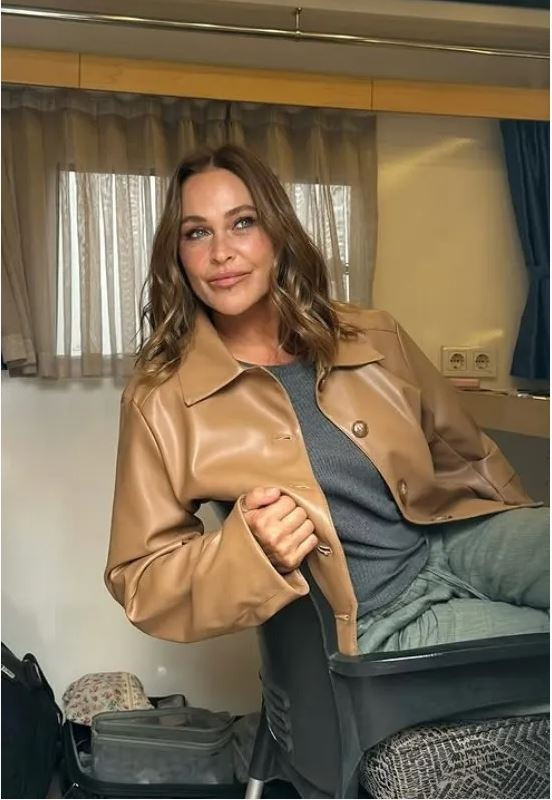 Hülya Avşar’ın kızı Zehra Çilingiroğlu’ndan evlilik sürprizi mi geliyor? 3 yıllık aşkta şaşırtan iddia! - Resim : 15