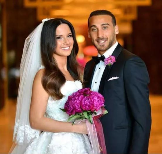 9 yıllık evlilik sona mı erdi? Cenk Tosun'dan boşanma açıklaması - Resim : 1