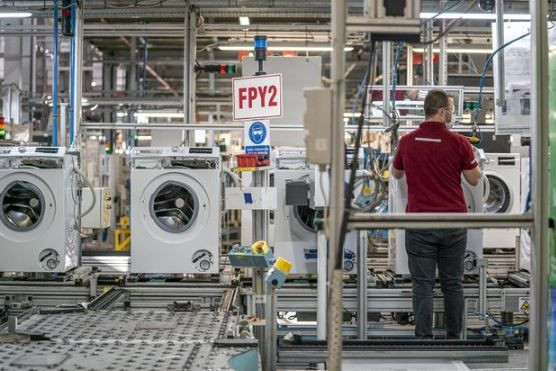 Dünyaca ünlü beyaz eşya devi 2 fabrikasına kilit vuracak. Yüzlerce çalışan işsiz kalacak - Resim: 1