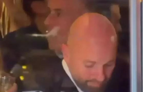 Yasemin Ergene’den ayrılan İzzet Özilhan eğlencede yakalandı: Bekar hayatına hızlı giriş yaptı - Resim: 6