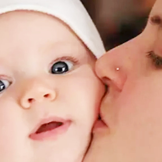 Uzmanı uyardı: Çürük dişiniz varsa bebek öperken dikkat