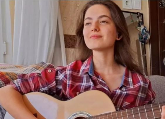 Taşacak Bu Deniz'in Eleni'si makyajsız halini paylaştı! Rekor beğeni geldi - Resim : 2