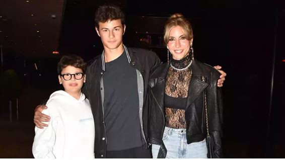 Çağla Şıkel ile Mine Koşan arasında sular durulmuyor: Çağla tostunu yesin - Resim : 4